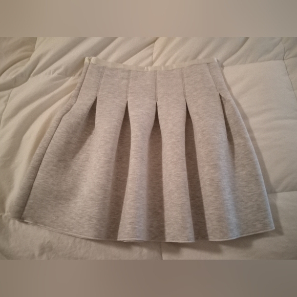 🤯 Pleated sweater skirt - Picture 4 of 4